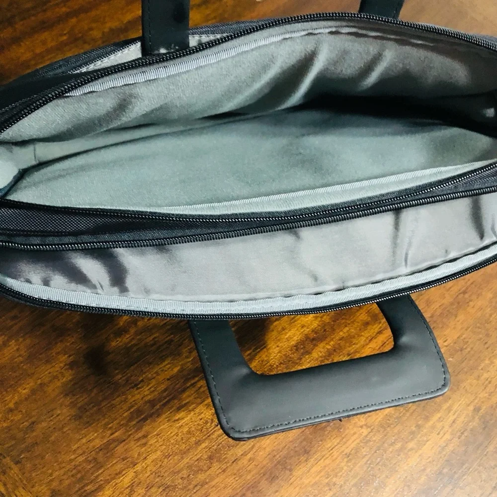 Dell shoulder hand laptop bag multiple compartment pockets black 14”X18”